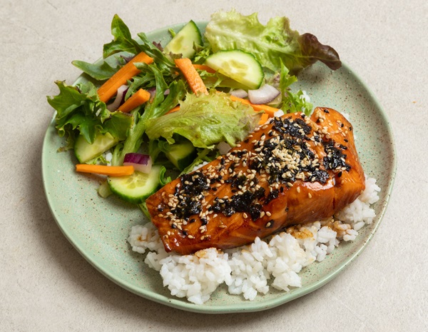 Furikake Salmon with Rice  Salad 600 x 465