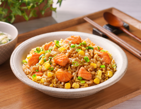 Fried Rice With Salmon and corn_600