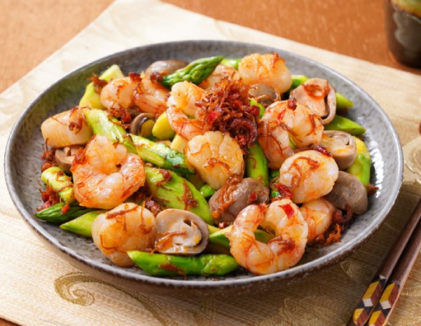 Sauteed Asparagus, Prawn and Scallop with XO Sauce