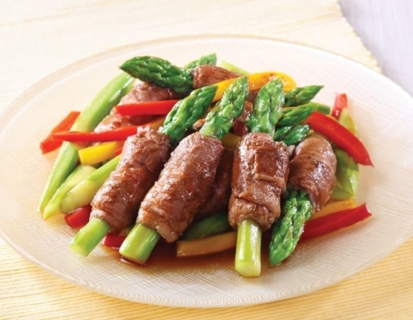 Pan-fried Asparagus and Beef Roll