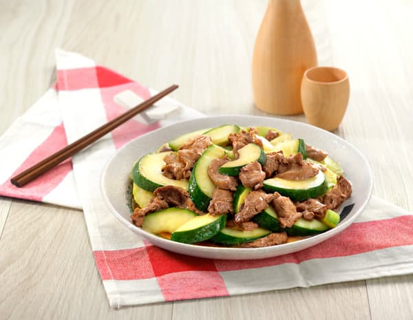 Stir-Fried Beef and Cucumber with Oyster Sauce