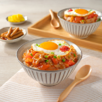 Spicy Beef Slices Rice with Crispy Sunny Side Up Egg_350