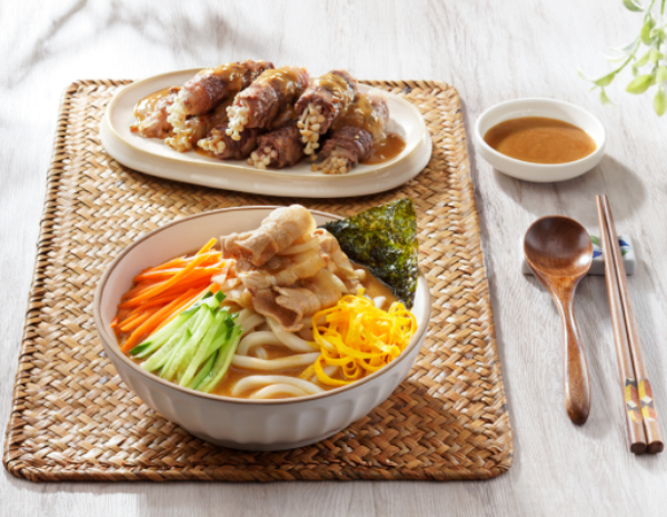 Satay Pork Noodle Soup with Beef Roll with Enoki Mushroom_600