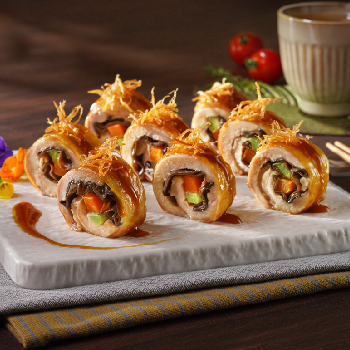 Pan-fried Chicken Roll with Vegetables and Herbs_350