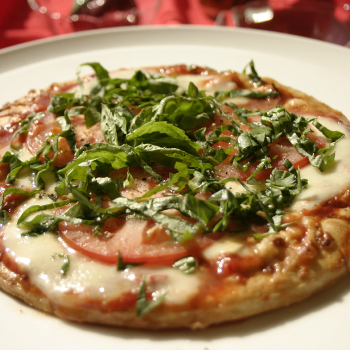 Recipe Tomato Mozzarella Pizza