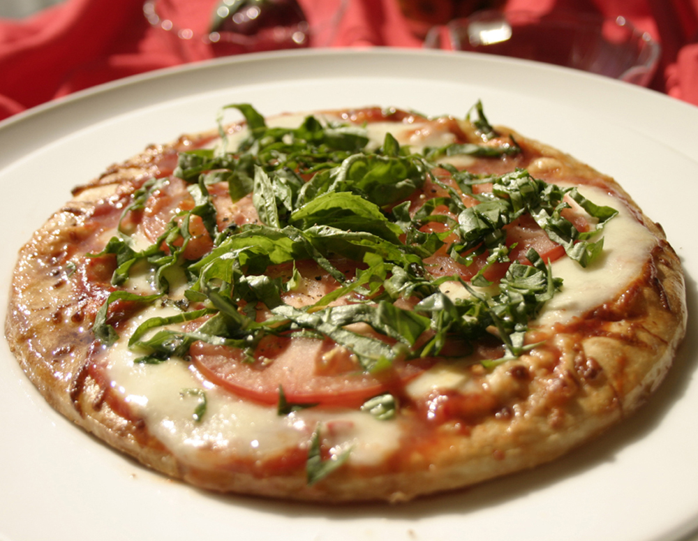 Recipe Tomato Mozzarella Pizza